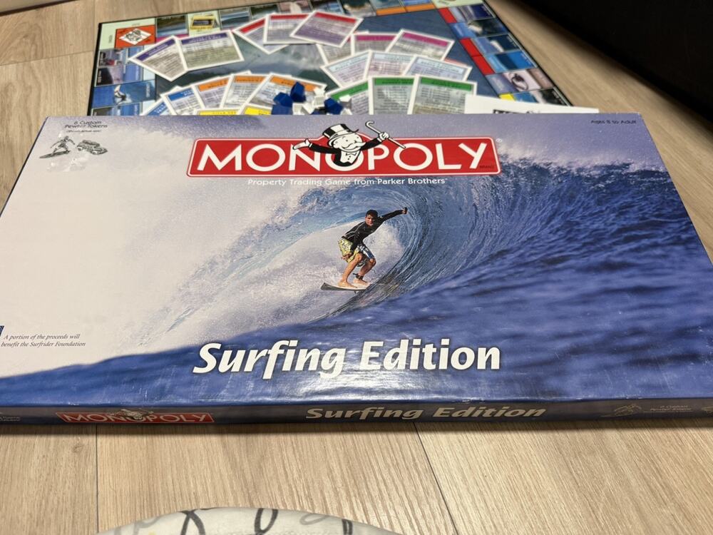 Monopoly Surfing edition Hasbro 2003 NOT Complete-Collectible! Vintage!
